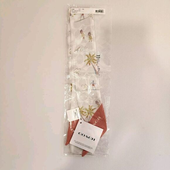 NWT Coach CL484 Signature Chalk Hawaiian Print Silk Skinny Scarf - Picture 1 of 2